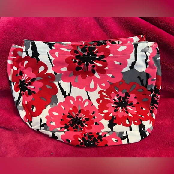 thirty-one Handbags - Thirty-One purse skirt in bold floral